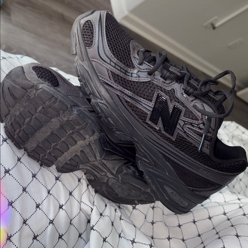 New Balance Charcoal Running Shoes - Picture 12 of 14